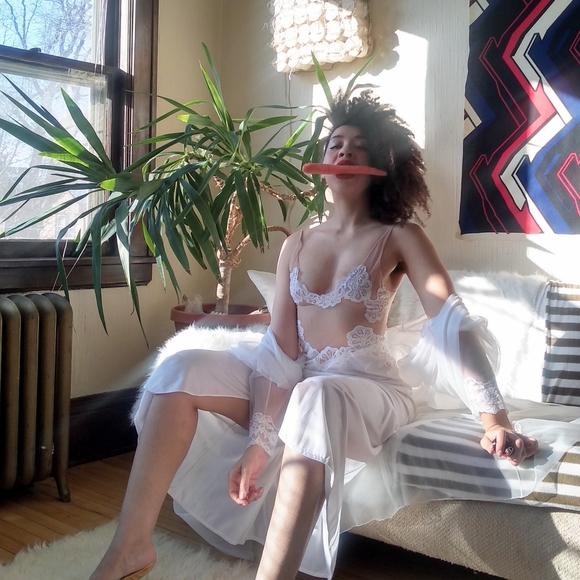 Meet your Posher, Anytime - Picture 6 of 8